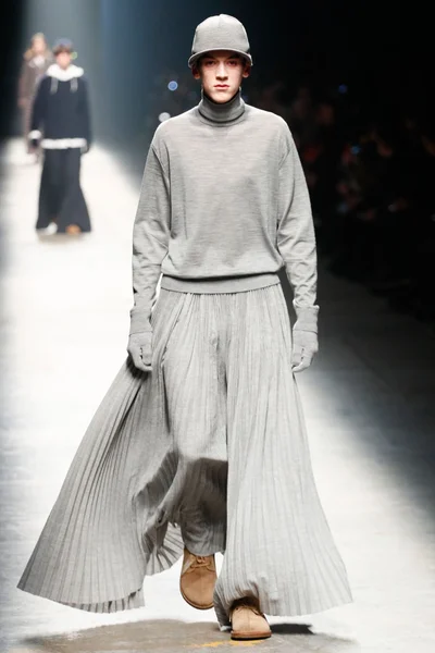 Look 1